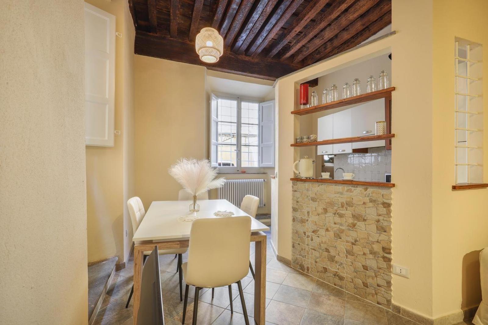 Lady Miranda Apartment